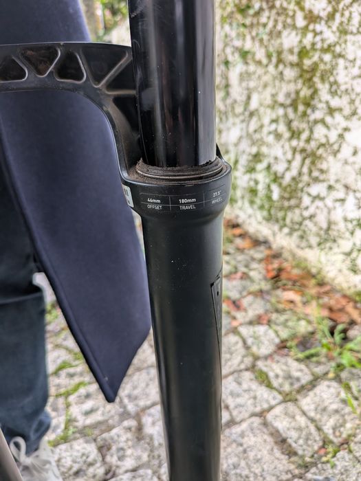 Suspensão Rock Shox Boxxer