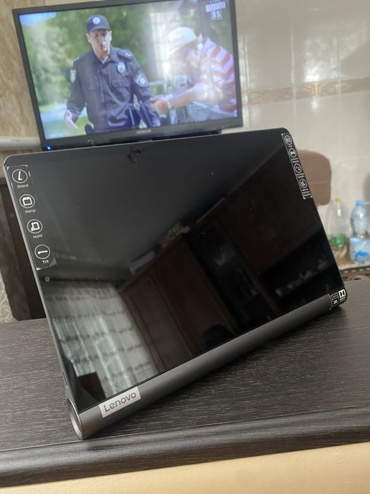 Планшет Lenovo YT-X705F