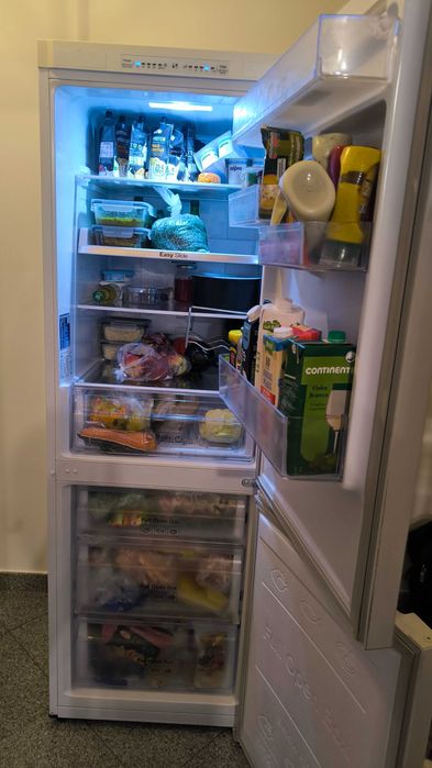 Frigorífico Samsung 290 L NoFrost RB29FSRNDWW