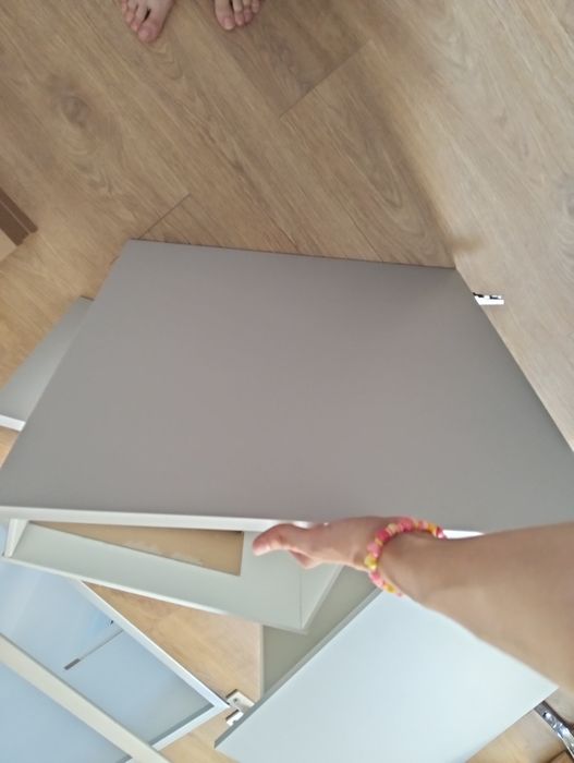 Conjunto gavetas e porta Bestä