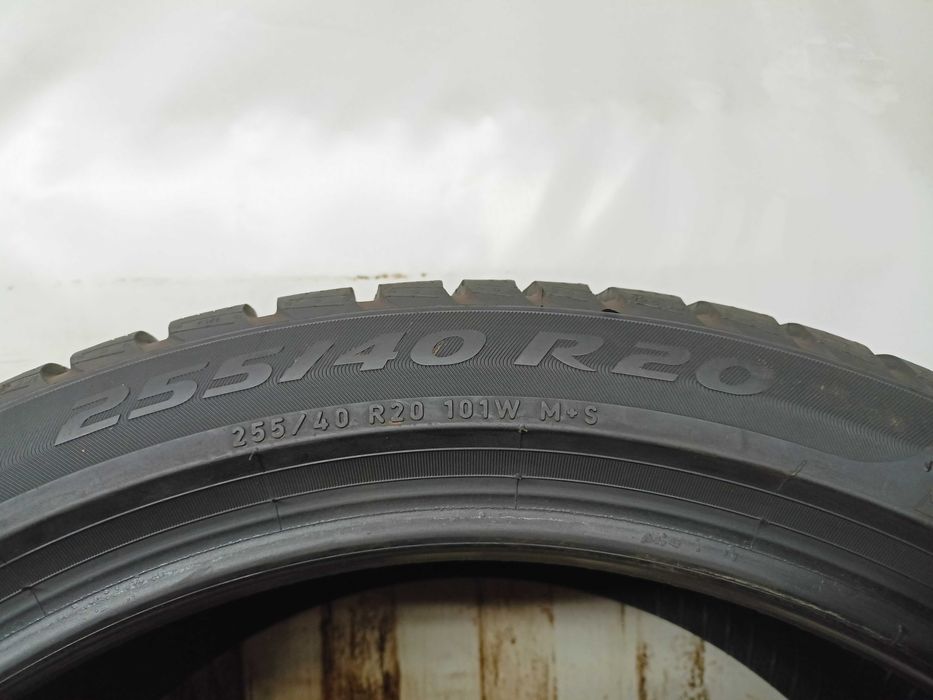 Pirelli Sottozero 3 255/40/20 2024rok 101W 2*7,6mm (4271)