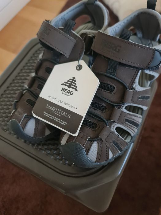 Vendo sandalias novas da marca berg