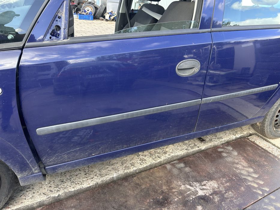 Drzwi lewe przednie Opel Meriva a kod lakieru 20 z