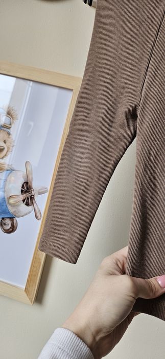 Brązowe legginsy zara 80