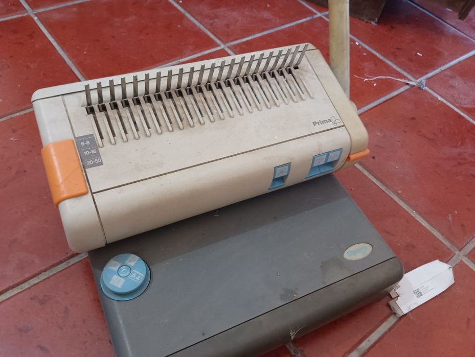 Máquina de encadernar