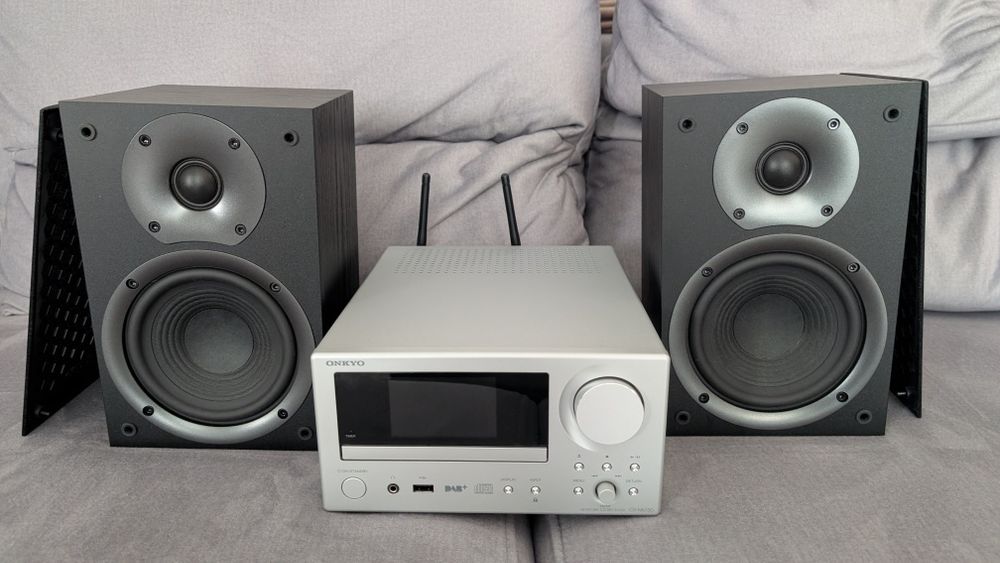 ONKYOステレオセット Onkyo CS-N755 (CSN755) Zestaw stereo (miniwieża) z USB i