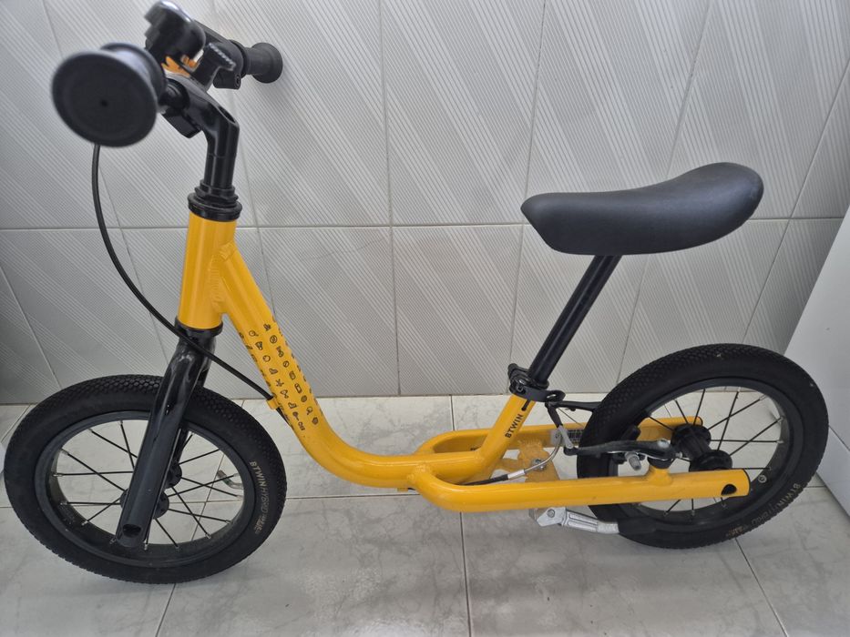 Bicicleta btwin sem pedais para criança