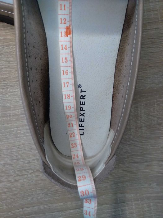 Мокасини/туфлі жіночі з перфорацією 37 розмір