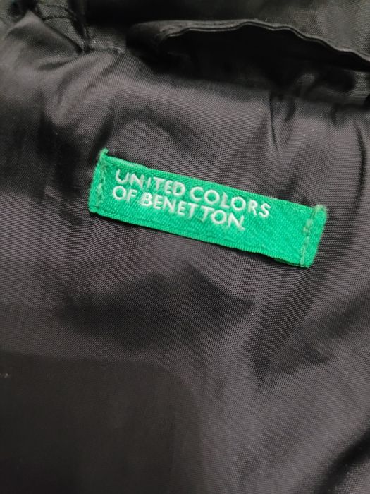 Płaszczyk puchowy dziewczęcy niemowlęcy Benetton 90 92 kaptur czarny lekki