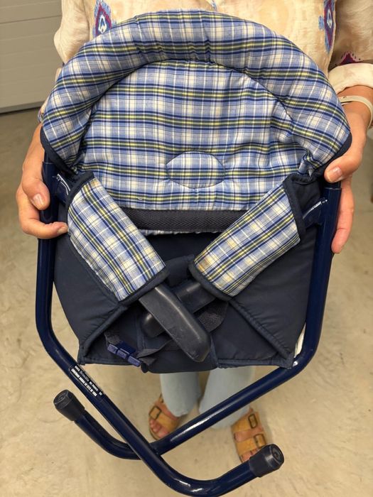 Cadeira de refeicao de apoio a Bebe/crianca para apoiar a mesa de refeicoes, bem estimada