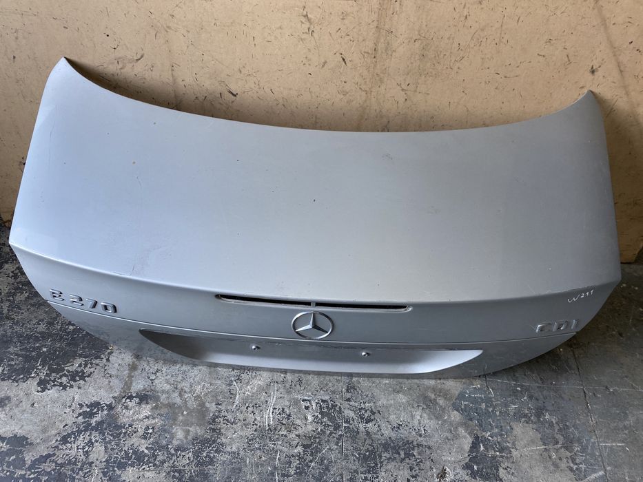 Tampa da Mala Mercedes w211 carro
