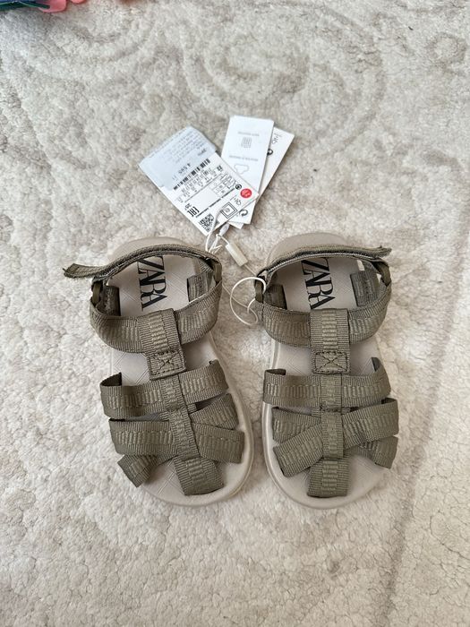 Сандалі zara