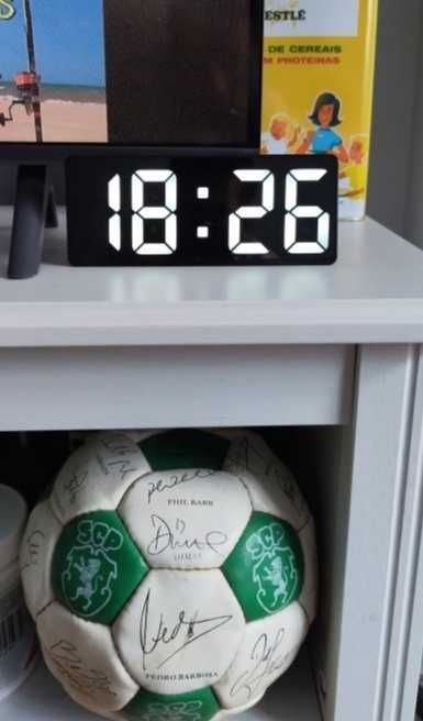 Часы электронные настольные