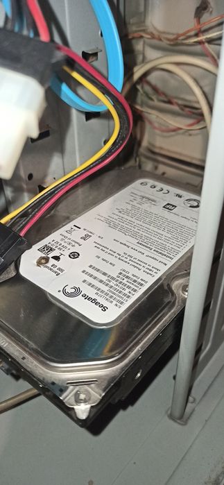 Komputer stacjonarny mustang.