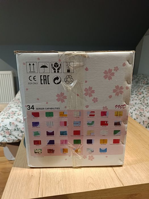 Maszyna do szycia owerlok Janome 990D