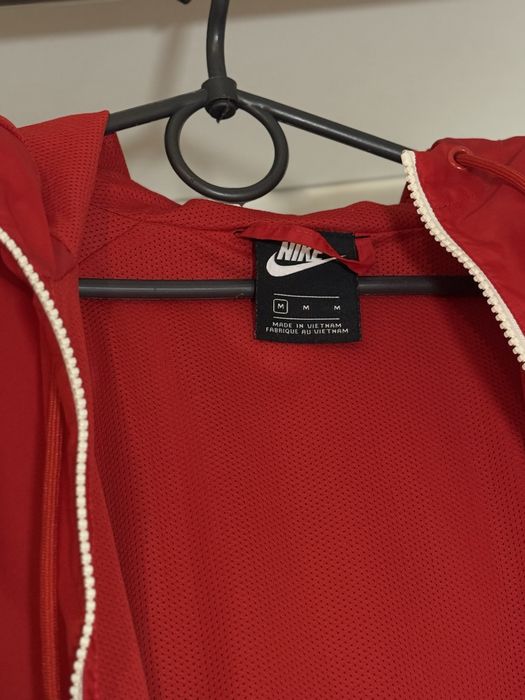 Куртка-вітровка Nike