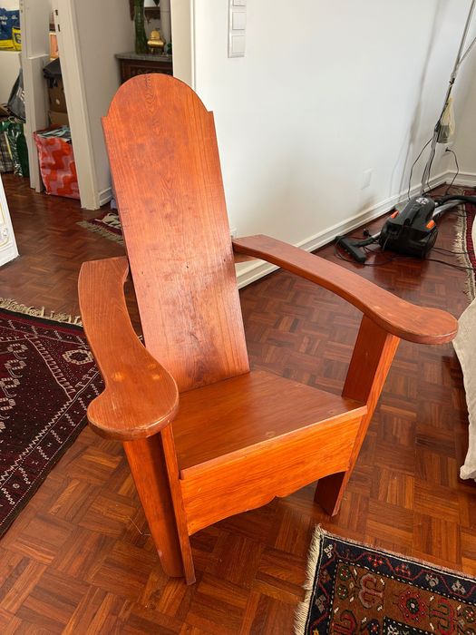 Cadeira de design de madeira maciça