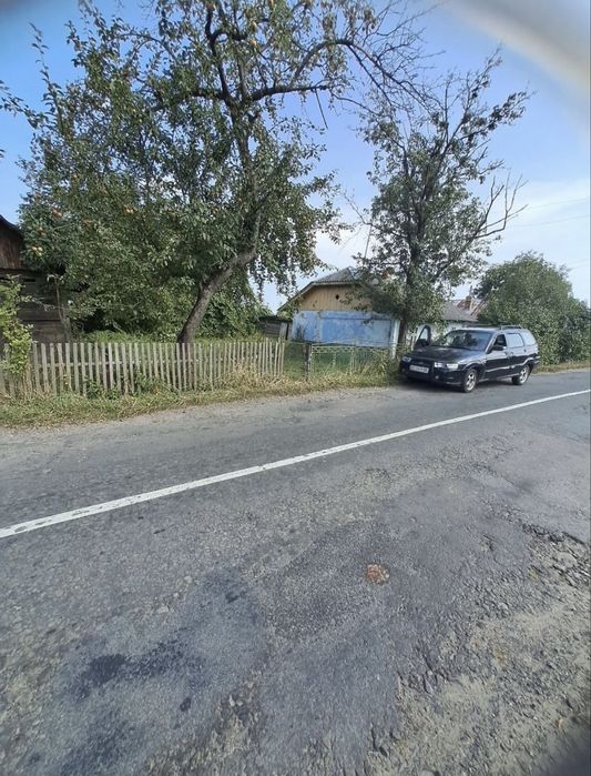 Продається стара хата в селі Тяпче під реконструкцію:газ,вода,світло