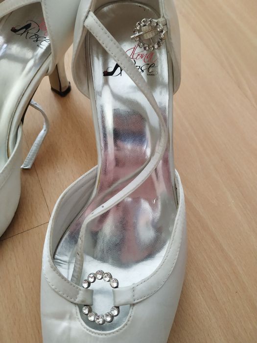Sapatos brancos cerimônia