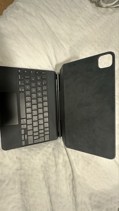Capa APPLE iPad Pro 11'' e iPad Air 11'' Magic Keyboard (Preto)
