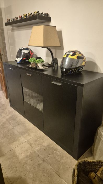 Móvel Aparador cómoda sala com porta em vidro (Octosólido)