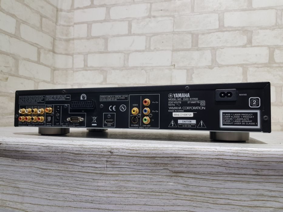 Програвач DVD/CD дисків YAMAHA DVD-S1700, б/у з Німеччини