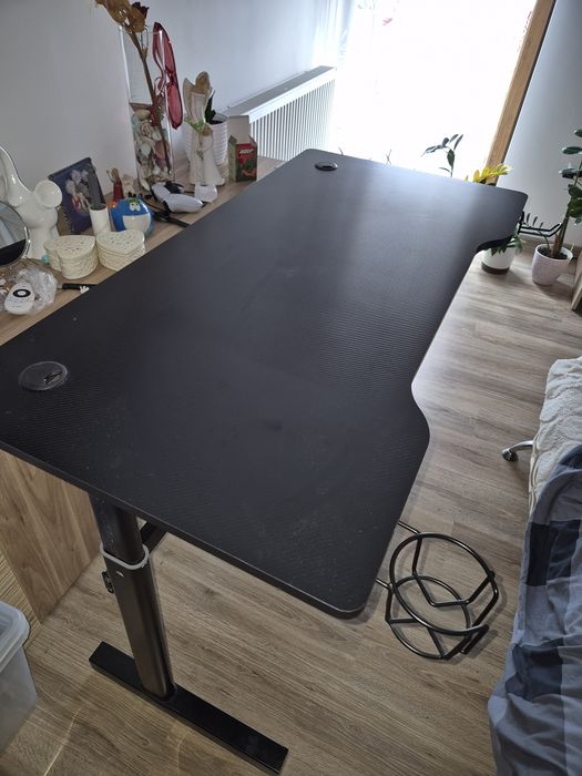 Biurko gamingowe z regulacją 120x60