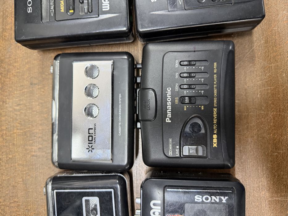 7x Walkman Sony, Panasonic, ION, Audio Room