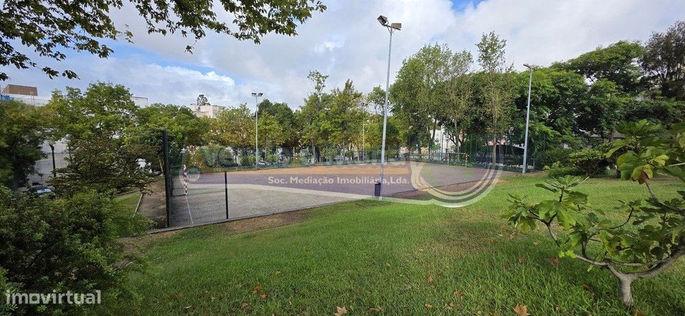 Apartamento T3 em Carnide (LXLX013)