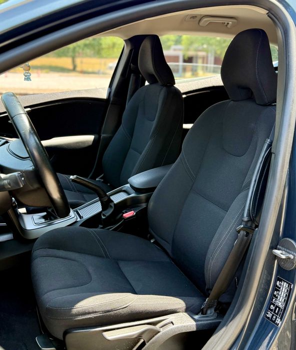 Volvo V40 D2 2.0 130.000KM | Desde 170€/mês