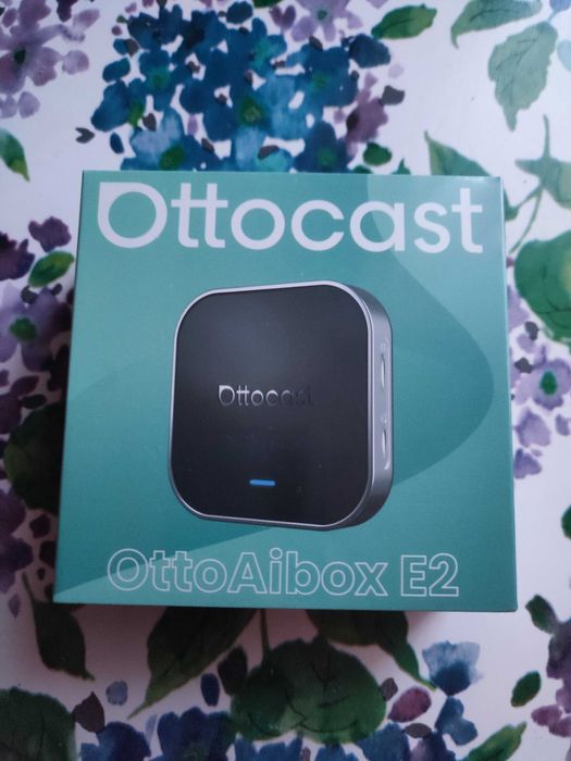 Ottocast OttoAibox E2 – Bezprzewodowy CarPlay / Android Auto | Android 13 | Netflix / YT