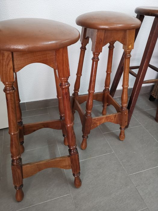 3 Bancos altos Pele/mogno