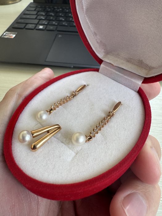 Продам ювелірний набір. Сережки і кулон. Золото.