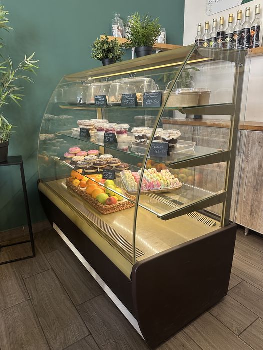 Кондитерська вітрина,холодильник