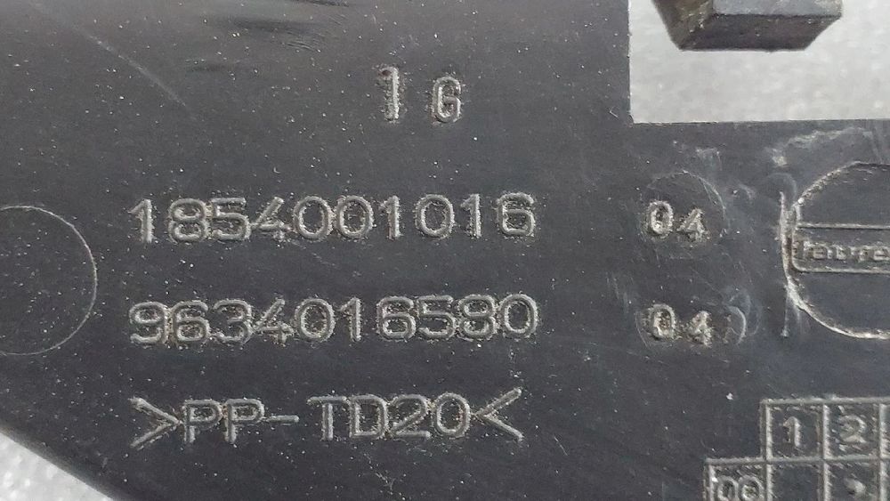 Guia de pára-choques trás esquerdo PEUGEOT 307 (3A/C)