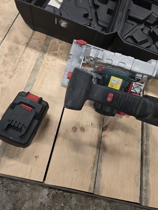 Pilarka parkside na akumulator