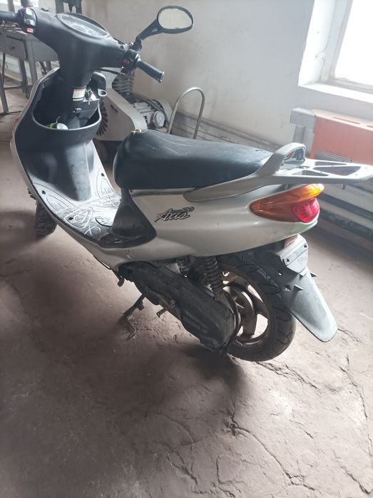 Yamaha grand axis 100