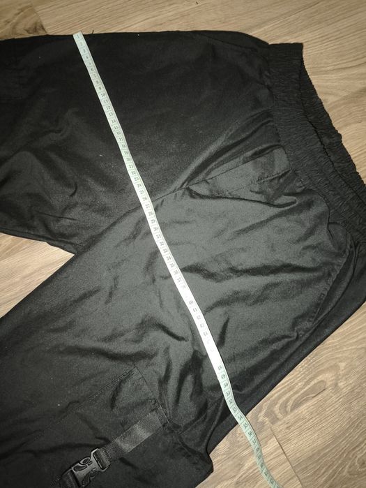 чорні штани карго