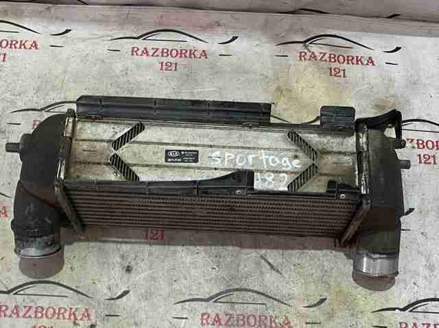 Радиатор интеркулера kia sportage 2.0 disel 10-15, дефекты на фото