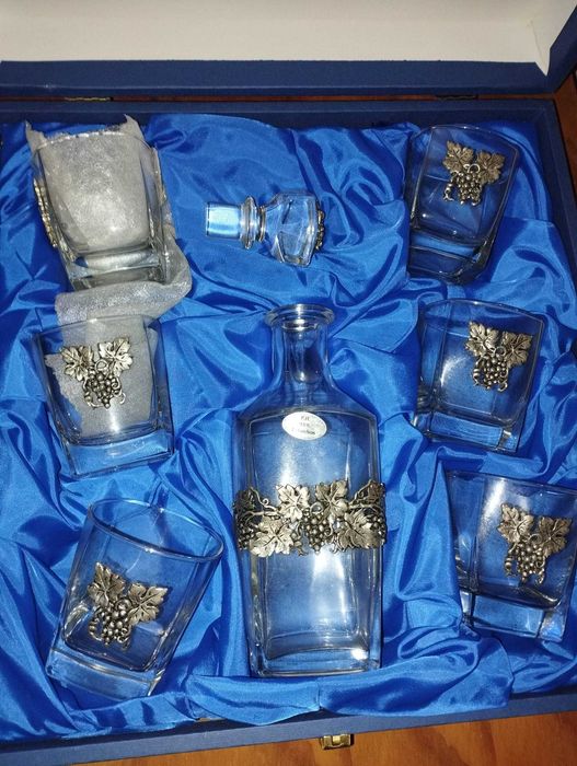 Tin Whisky Set