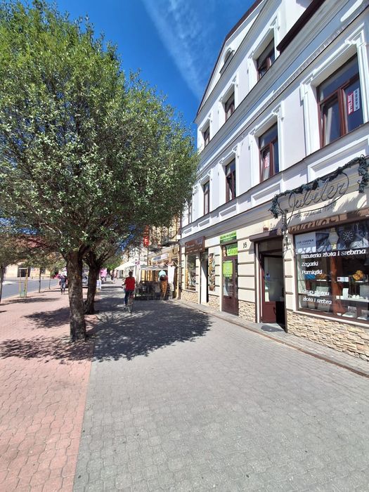 Lokal usługowy na parterze