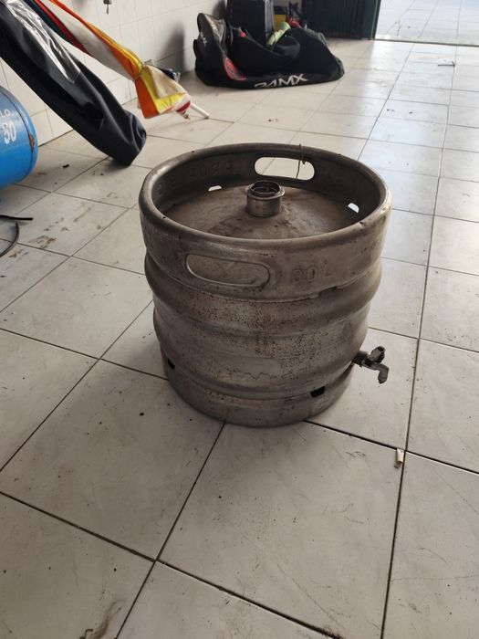 Barril de vinho com torneira