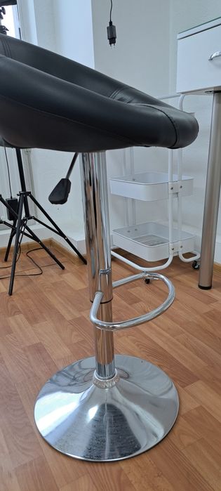 Розпродаж меблів для салону