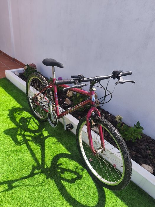 Bicicleta IBA, em bom estado