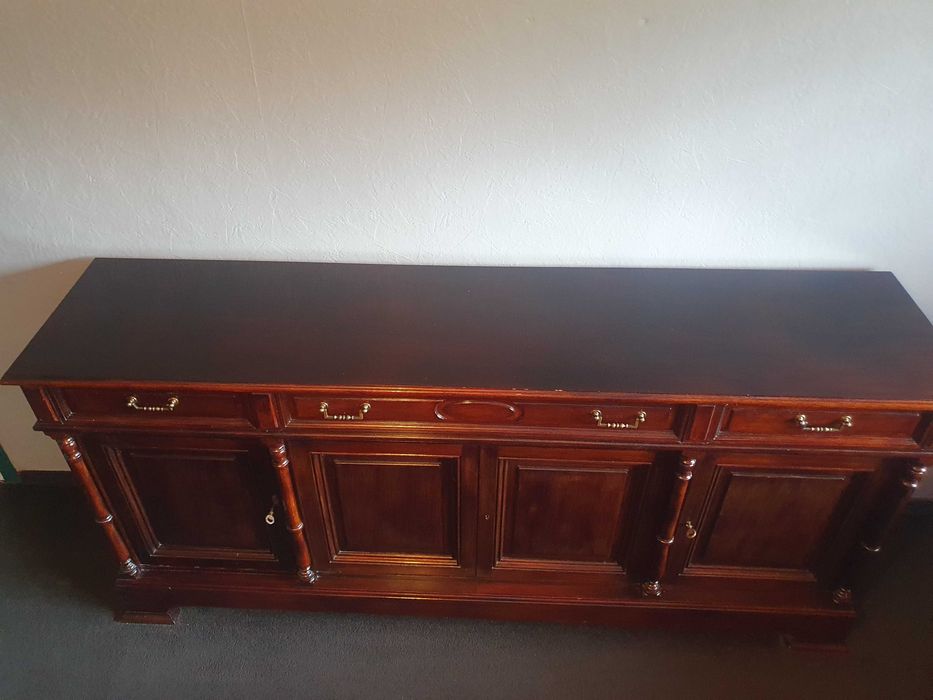 Stara drewniana komoda