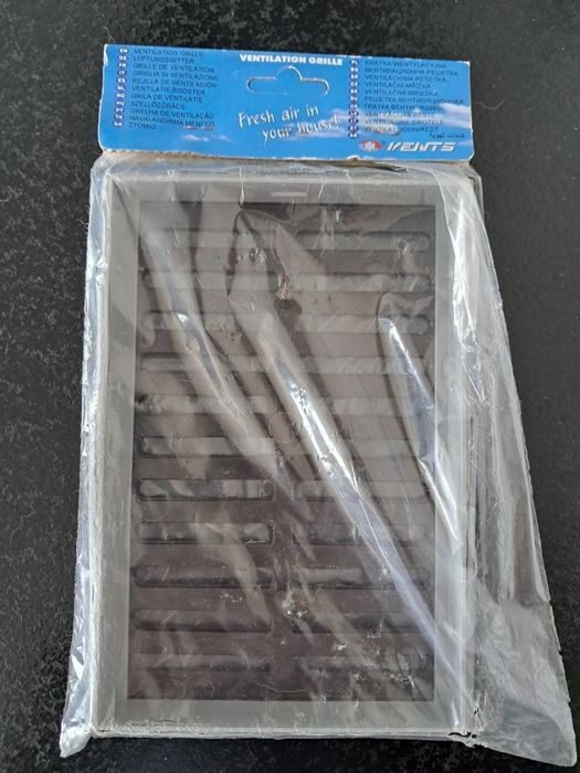 Vents kratka wentylacyjna 140 mm x 210 mm brązowa z regulacją