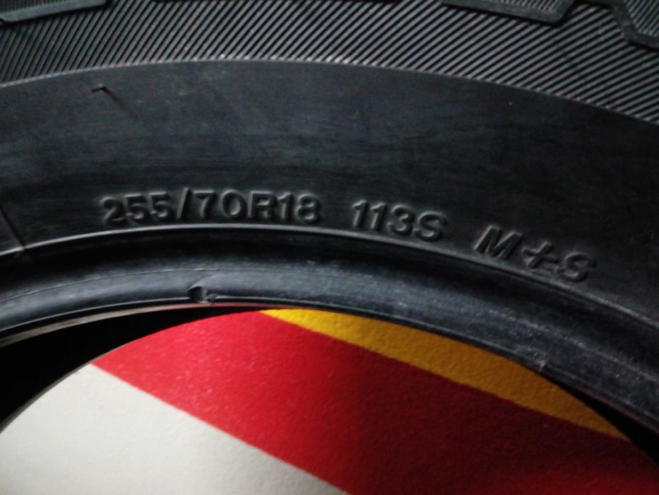 4 Pneus Bridgestone 255/70R18 (Novos)