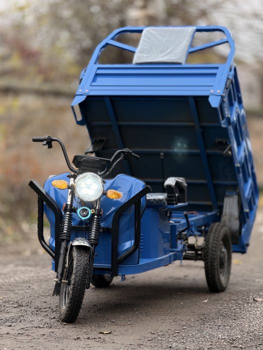 Електротрицикл DOZER Model 2E