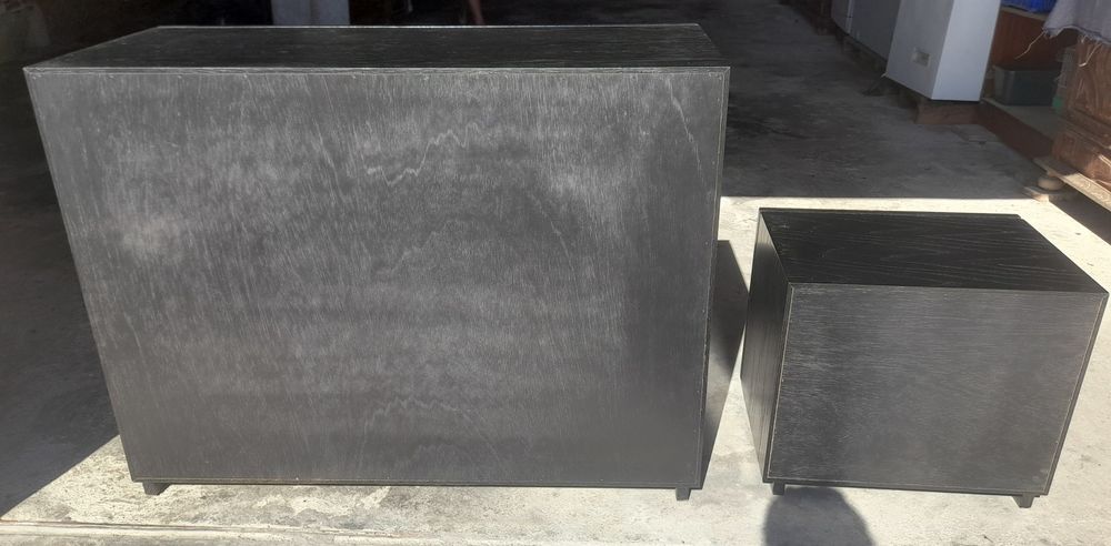 Comoda e 1 mesa de cabeceira COMO NOVO