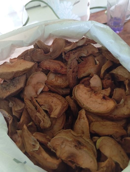 Сушені яблука домашні